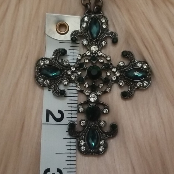 Free Press Emerald Green Cross Necklace Gothic - Picture 12 of 12